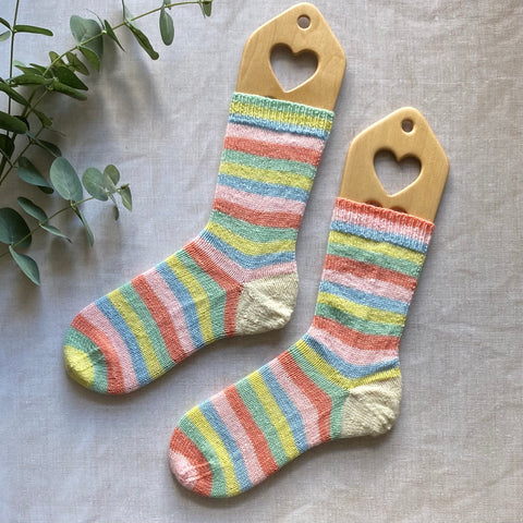 Beach hut inspired hand knit socks in hand dyed yarn, knit by Eldenwood Craft