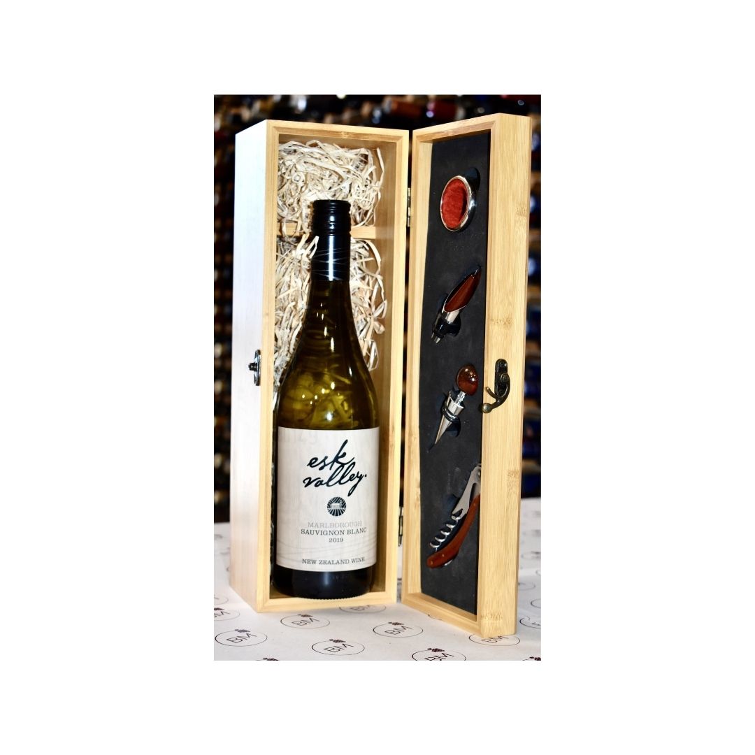 Personalised Solid Wooden Wine Box - Esk Valley Marlborough Sauvignon Blanc - Bodega Movil