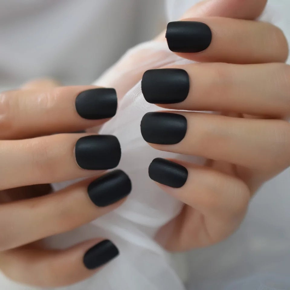 matte black acrylic nails