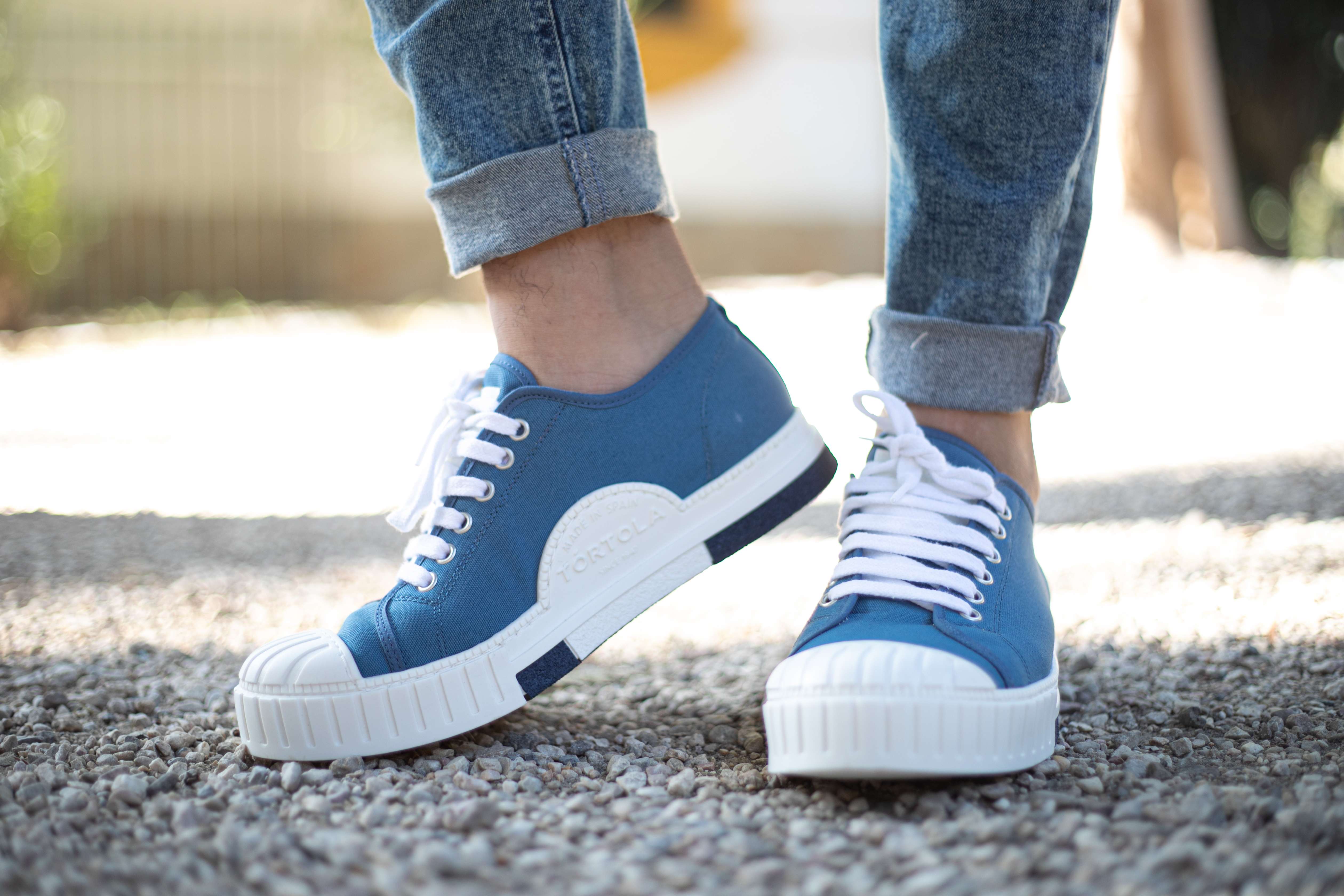 Consejos para combinar zapatos azules de hombre - Tortola