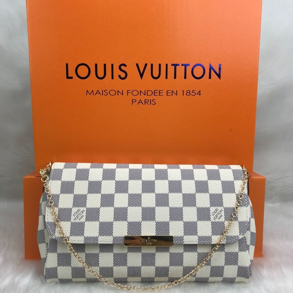 Louis Vuitton Maison Fondee En 1854 Paris gift bag - Depop