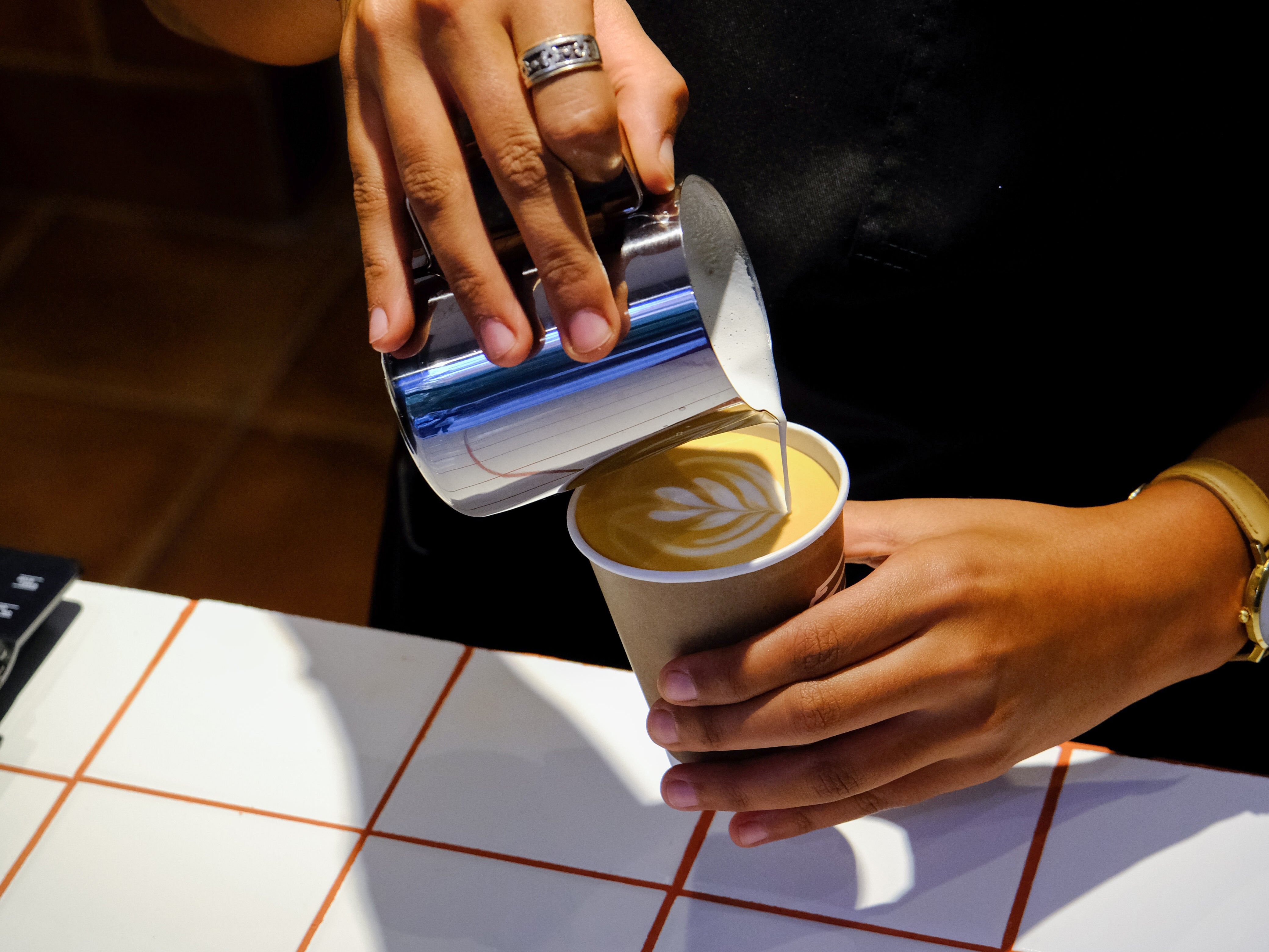 4 tipos de molinillos de café y cómo elegir el mejor molinillo para ti –  Syra Coffee