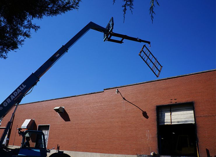 Telehandler truss jib lifting pallet