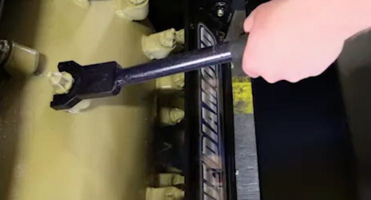 removing carbide teeth from cold planer