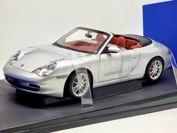 AUTOart 2002 Porsche 911 GT2 996 Silver 77841 1:18 Scale - Used 