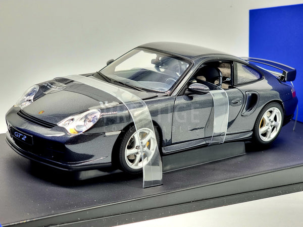 最高の品質の ポルシェ 911 1/18 オートアート シルバー 2002 996型 