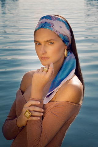 Lisa Tibaldi Terra Mia luxury brand of artisanal eco-sustainable fashion accessories. Foulard in silk and high bigiottery with stramma leaves