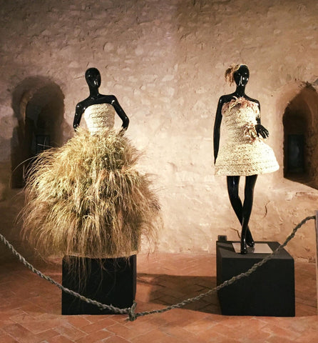 Lisa Tibaldi Terra Mia abiti scultura realizzati in stramma dalla stilista Lisa TIbaldi Grassi