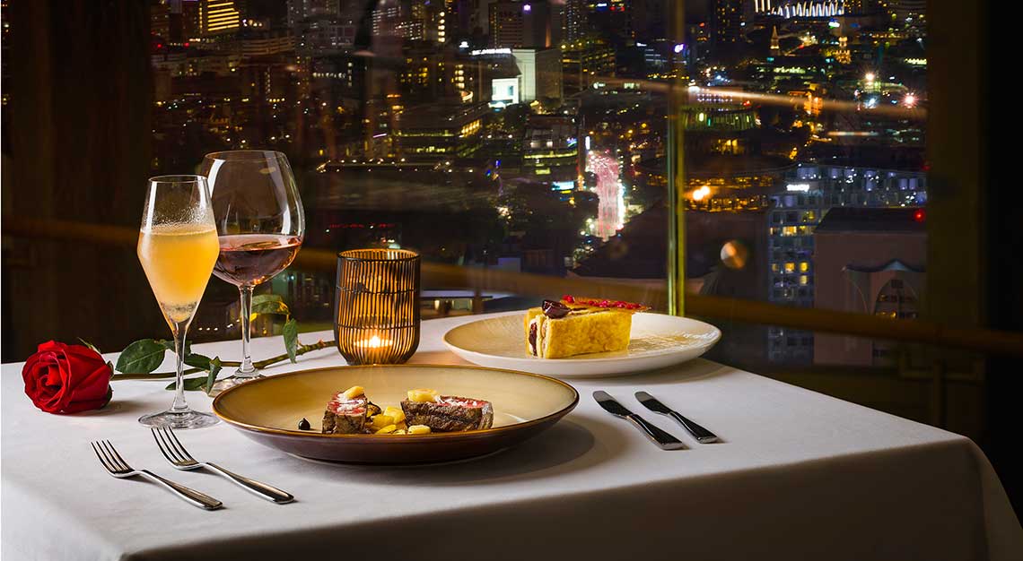 Candlelit Valentines' dinner in a rooftop restaurant in Singapore