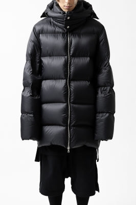 A.F ARTEFACT "DUVET" VERTICAL DOWN JACKET