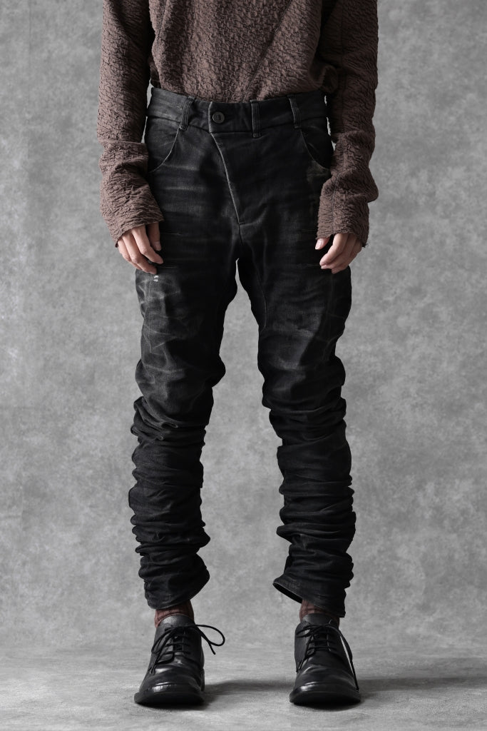 BORIS BIDJAN SABERI TIGHT FIT PANTS / STONE WASHED & USED EFFECT & BODY MOLDED "P13.TF-F1603K"