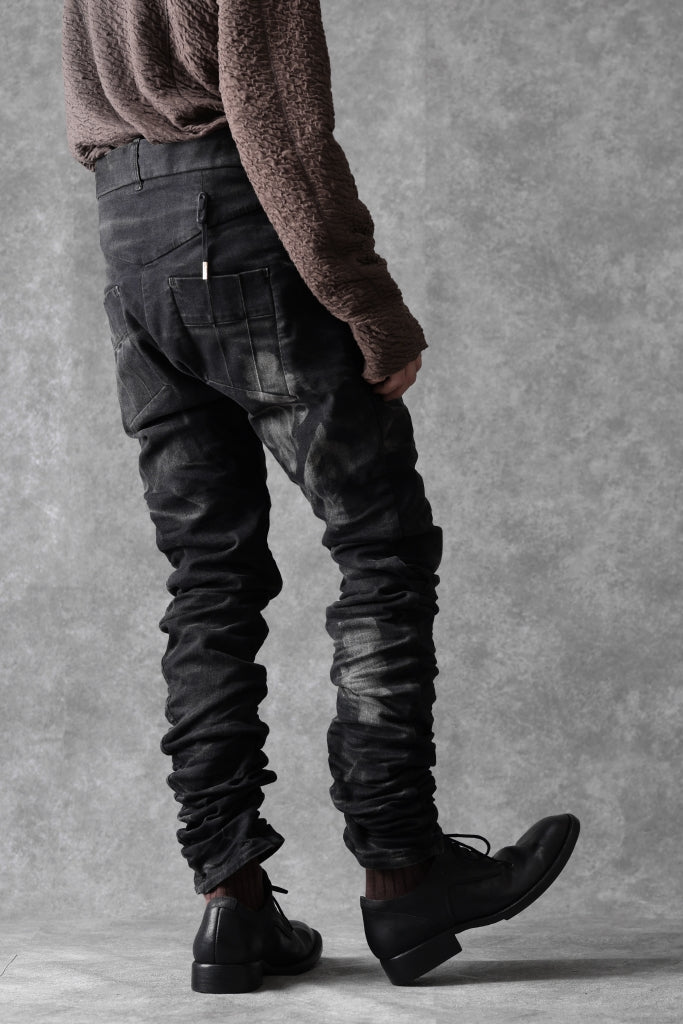 BORIS BIDJAN SABERI TIGHT FIT PANTS / STONE WASHED & USED EFFECT & BODY MOLDED "P13.TF-F1603K"