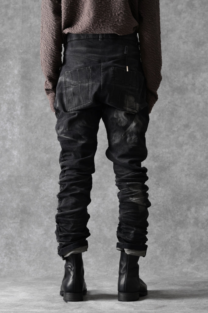 BORIS BIDJAN SABERI TIGHT FIT PANTS / STONE WASHED & USED EFFECT & BODY MOLDED "P13.TF-F1603K"