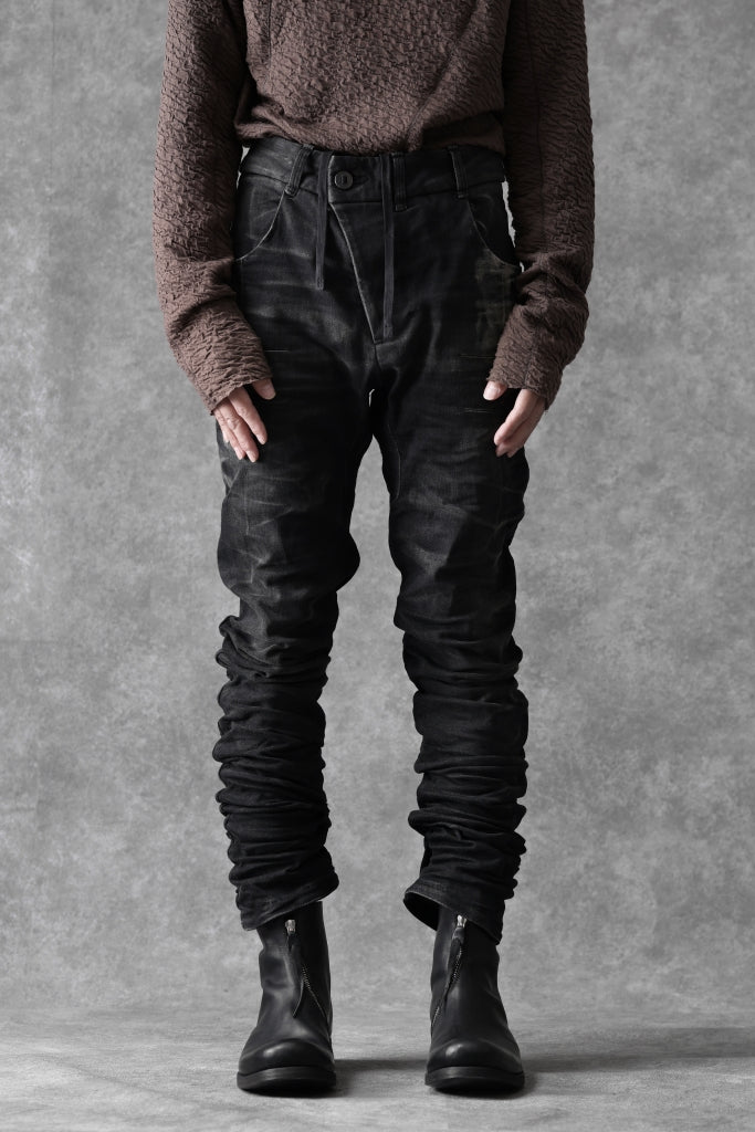 BORIS BIDJAN SABERI TIGHT FIT PANTS / STONE WASHED & USED EFFECT & BODY MOLDED "P13.TF-F1603K"