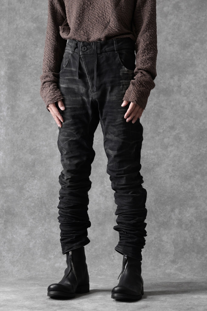 BORIS BIDJAN SABERI TIGHT FIT PANTS / STONE WASHED & USED EFFECT & BODY MOLDED "P13.TF-F1603K"