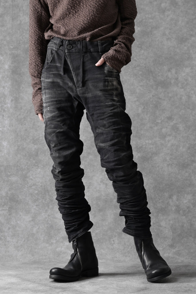 BORIS BIDJAN SABERI TIGHT FIT PANTS / STONE WASHED & USED EFFECT & BODY MOLDED "P13.TF-F1603K"