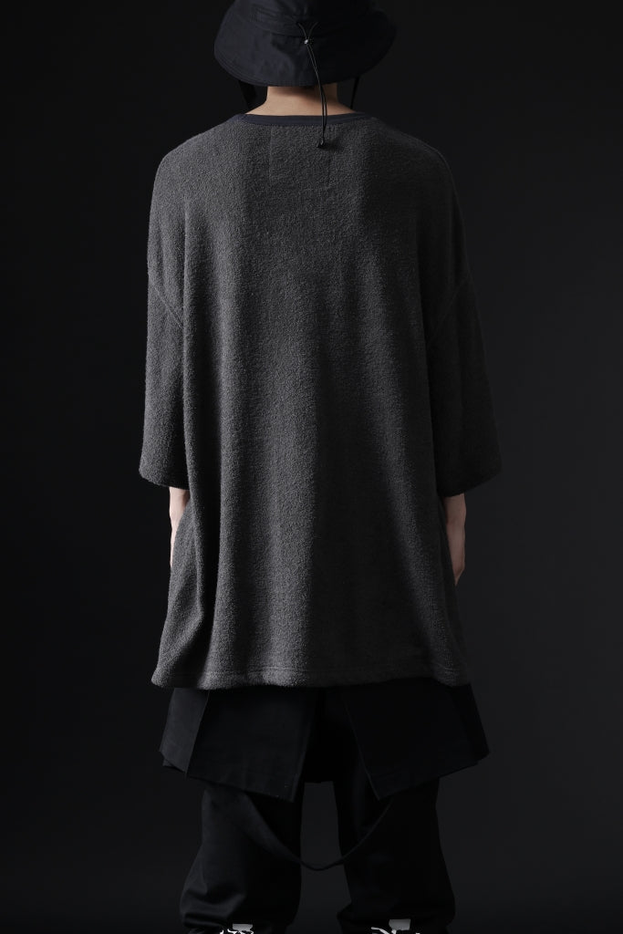 DEFORMATER.® OVERSIZED TOPS / DOUBLE SIDED SOFT PILE