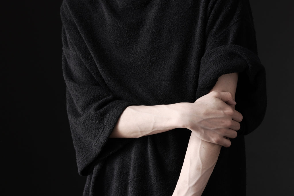 DEFORMATER.® OVERSIZED TOPS / DOUBLE SIDED SOFT PILE