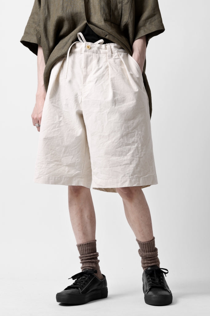 CAPERTICA 2-TUCK WIDE SHORTS / ARMY CANVAS