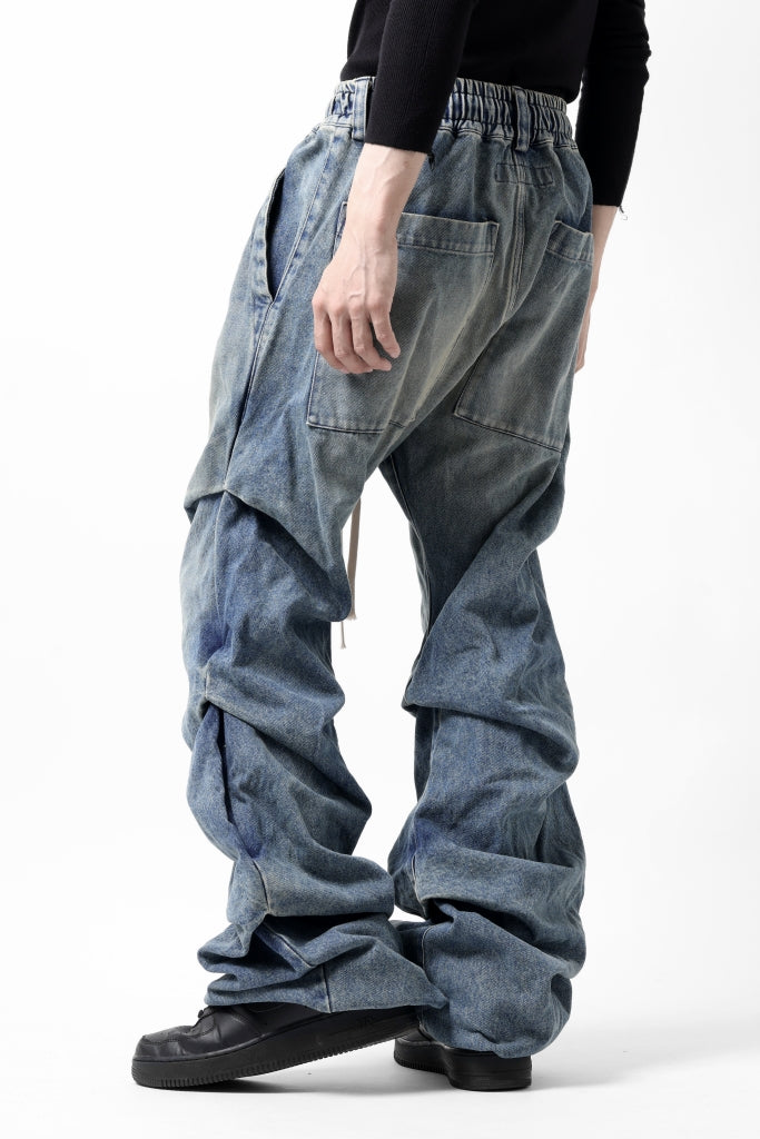 A.F ARTEFACT TUCK VOLUME BAGGY PANTS / FADED DENIM