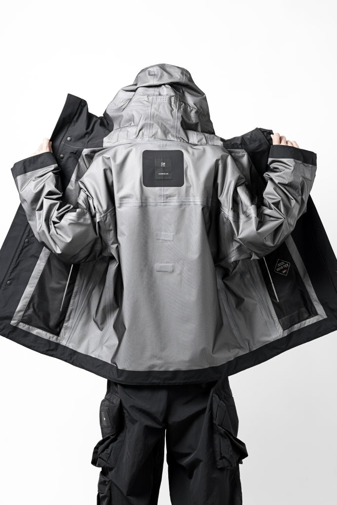 D-VEC x ALMOSTBLACK HOODED JACKET wt. DETACHABLE BAG / GORE-TEX PRODUCT SHELL