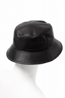 ISAMU KATAYAMA BACKLASH BUCKET HAT / MONOCHROME LUXURY STEER