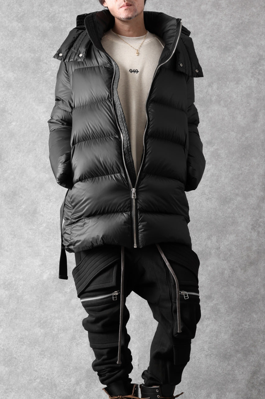[ Jacket ] A.F ARTEFACT exclusive DUVET VERTICAL DOWN JACKET Price / ￥115,500 - (in tax) Foreign Price / ≒ $786.00 or €745,95 Size / 1,3 (*Wearing;3) Color / Black Material / Nylon,Goose Down