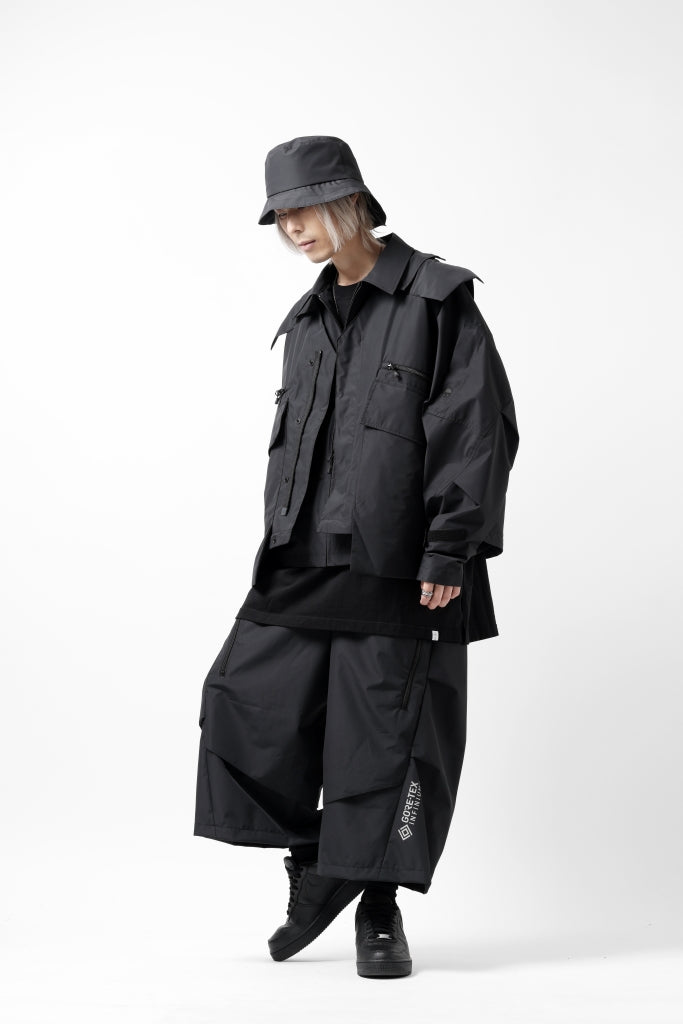 D-VEC x ALMOSTBLACK UTILITY VEST / GORE-TEX INFINIUM™ POLARIS 2L