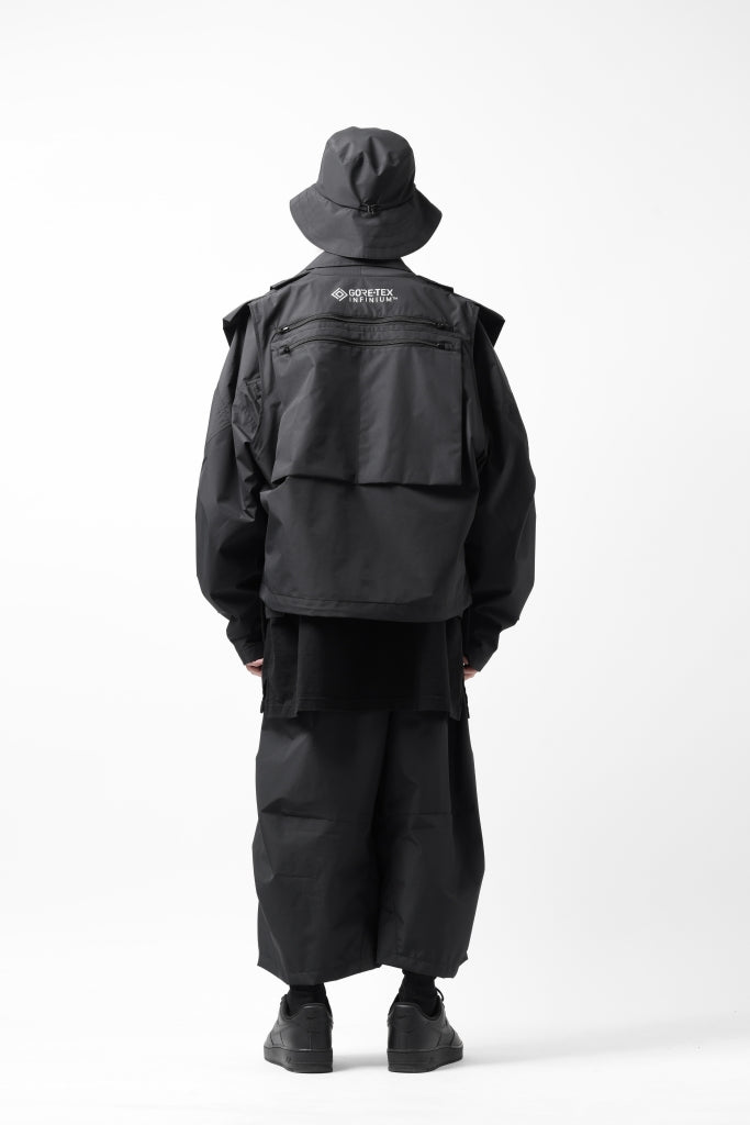 D-VEC x ALMOSTBLACK UTILITY VEST / GORE-TEX INFINIUM™ POLARIS 2L