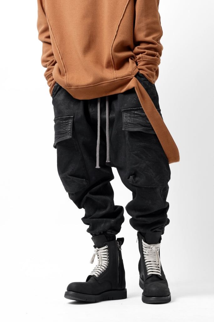 A.F ARTEFACT COATED EASY SAROUEL CARGO PANTS / HI-STRETCH DENIM