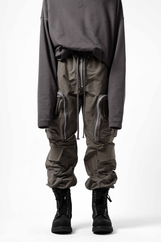 A.F ARTEFACT RADICAL-ZIP FIELD PANTS