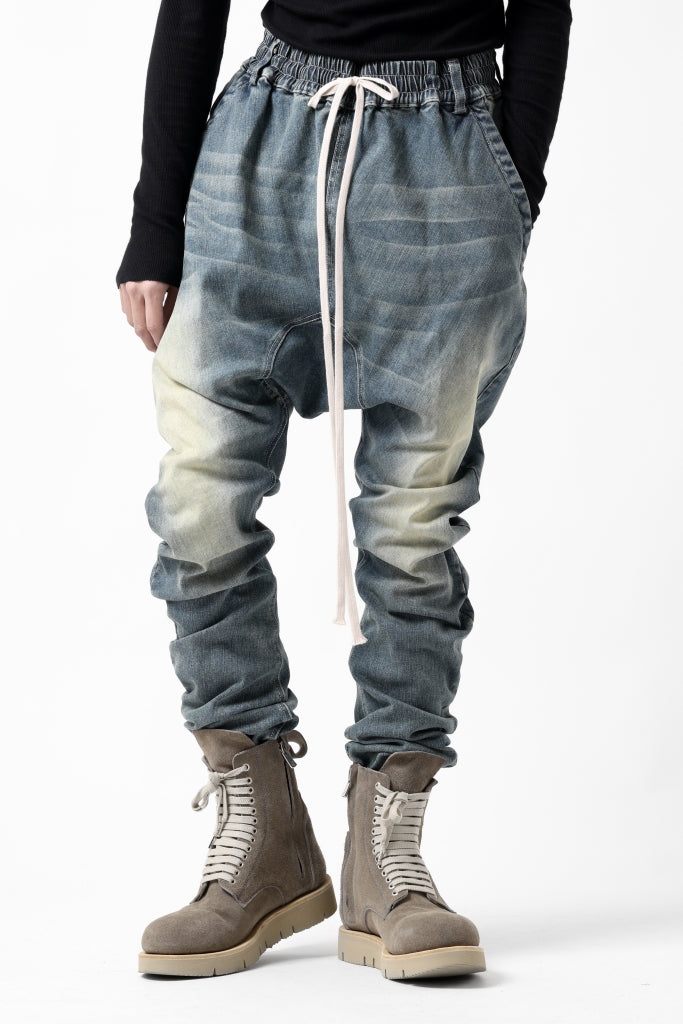 OUTFITS - HIGH-STRETCH DENIM PANTS | A.F ARTEFACT.