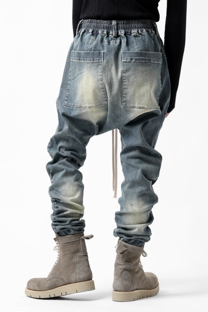 OUTFITS - HIGH-STRETCH DENIM PANTS | A.F ARTEFACT.