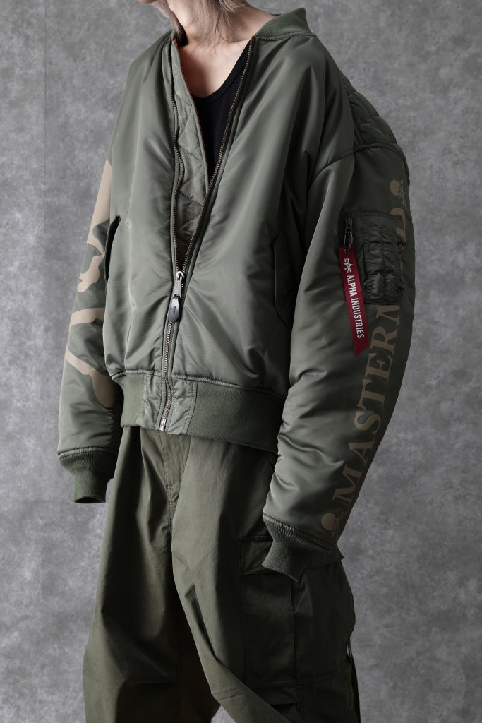 mastermind WORLD x ALPHA INDUSTRIES RIVERSIBLE MA-1 JACKET