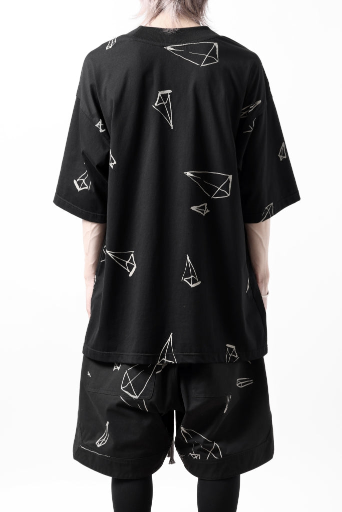 A.F ARTEFACT PYRA PATTERN PRINT THICK-COLLAR LOOSEY TEE