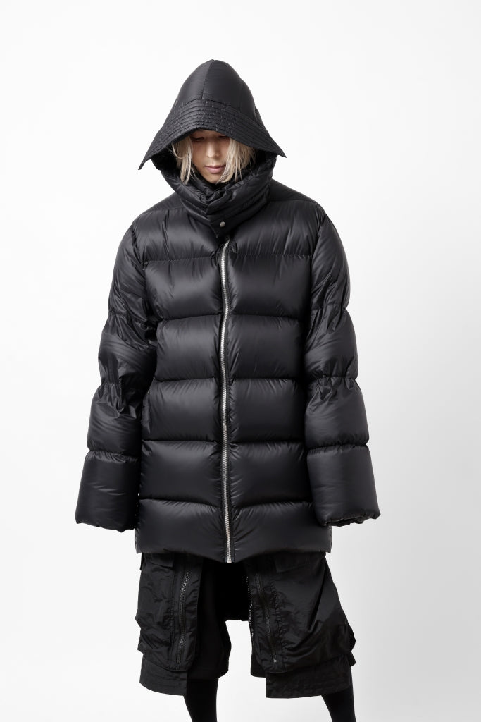 A.F ARTEFACT exclusive  DUVET-VERTICAL DOWN JACKET