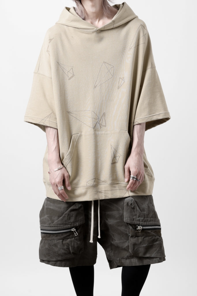 A.F ARTEFACT PYRA PATTERN PRINT SWEAT HOODIE SHORT SLEEVE