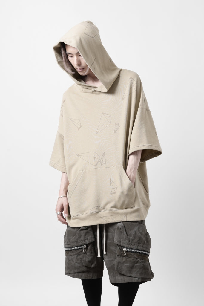 A.F ARTEFACT PYRA PATTERN PRINT SWEAT HOODIE SHORT SLEEVE