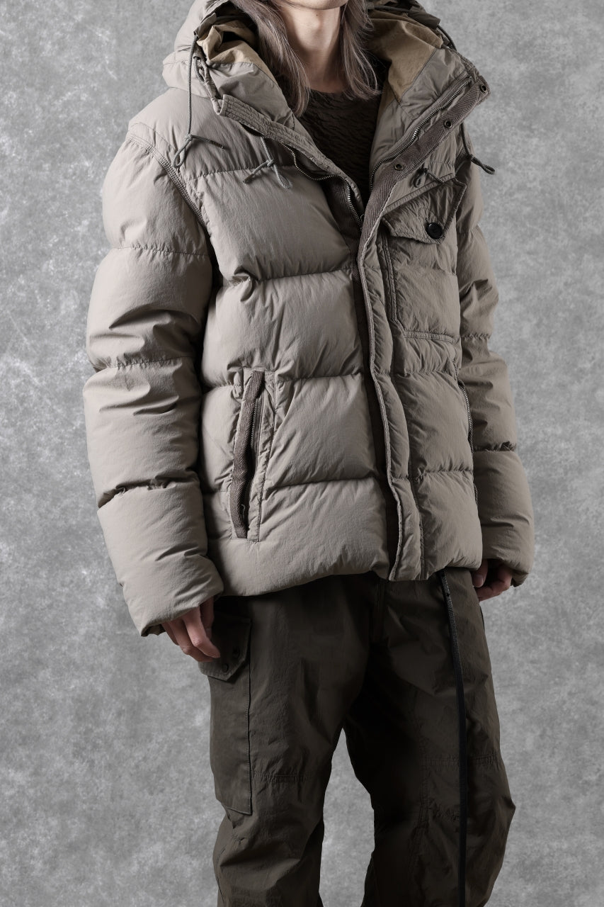 [ Jacket ] Ten c SURVIVAL DOWN JACKET / GARMENT DYED Price / ￥181,500 - (in tax) Foreign Price / ≒ $1,250.00 or €1,146,95 Size / 48 Color / Ash Gray Material / Nylon, Goose Down, Goose Feather