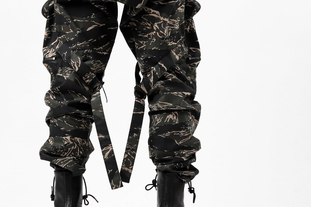 LEMURIA BONDAGE ZIP CARGO POCKET TROUSERS / STRETCH WEAPON