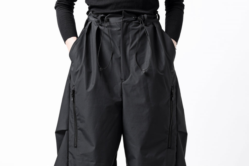 D-VEC x ALMOSTBLACK WIDE CROPPED TROUSERS / GORE-TEX INFINIUM™ POLARIS 2L