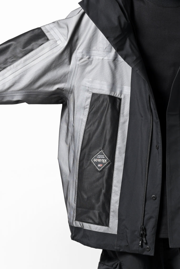 D-VEC x ALMOSTBLACK HOODED JACKET wt. DETACHABLE BAG / GORE-TEX PRODUCT SHELL