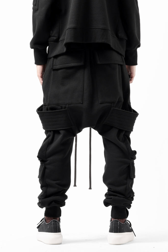 A.F ARTEFACT BELTED FLAP ZIP SARROUEL CARGO PANTS