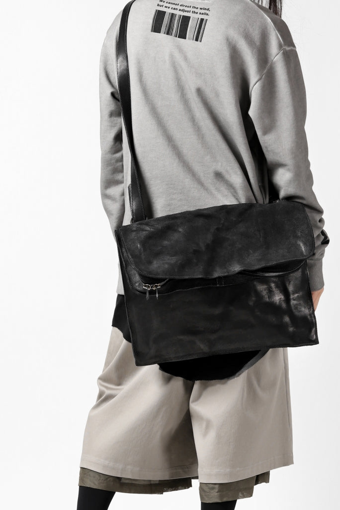 [ Bag ] incarnation MULTI FORMED BAG / CALF SHOULDER Price / ￥Open Price (販売価格はお問合せ下さいませ) Size / F (H48.5×W41×D10)cm Color / Black Material / Shoulder Leather (Calf)