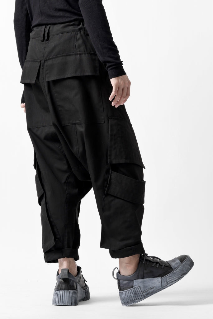 A.F ARTEFACT D-CLOTCH BIG CARGO CROPPED PANTS