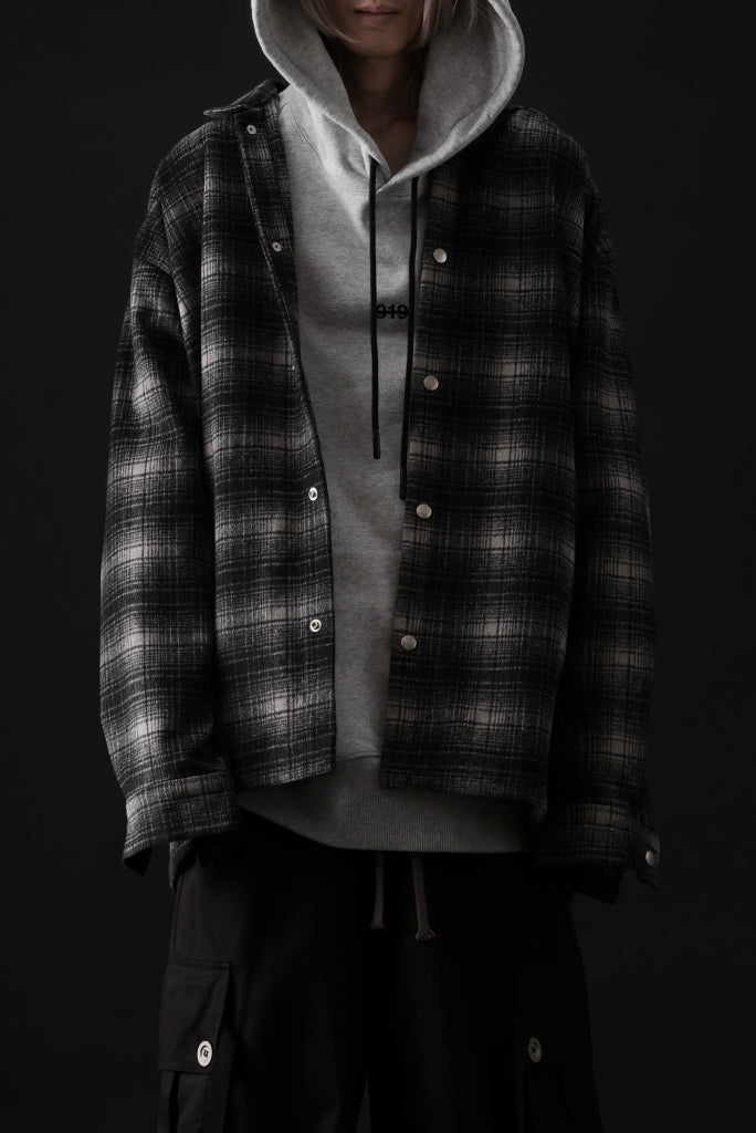 STYLING | A.F ARTEFACT - FLANNEL-SHIRT and SWEAT HOODIE.