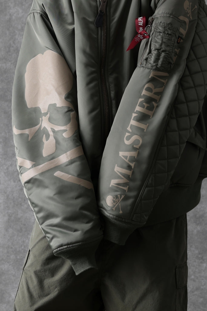 mastermind WORLD x ALPHA INDUSTRIES RIVERSIBLE MA-1 JACKET