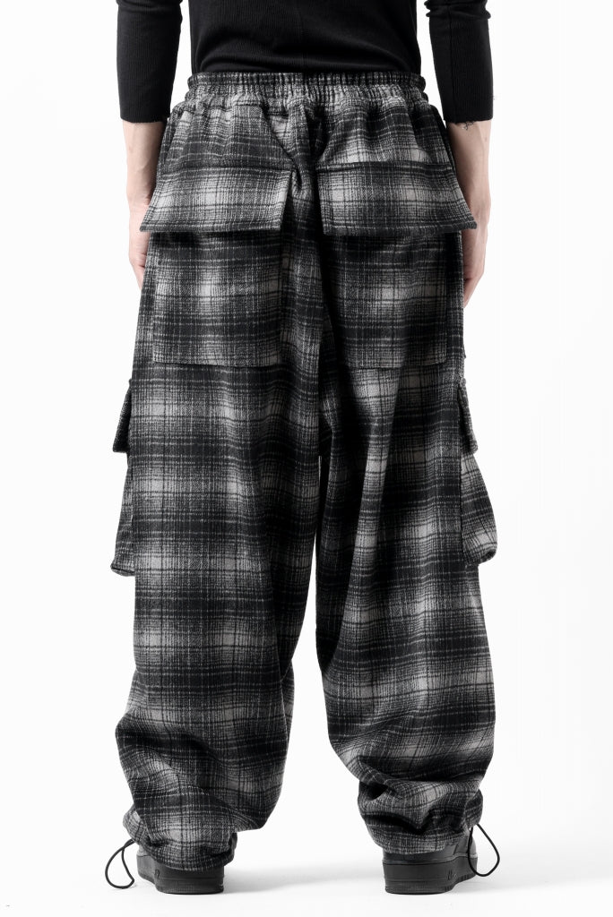 A.F ARTEFACT HEM-STRING WIDE CARGO PANTS / OMBRE FLANNEL