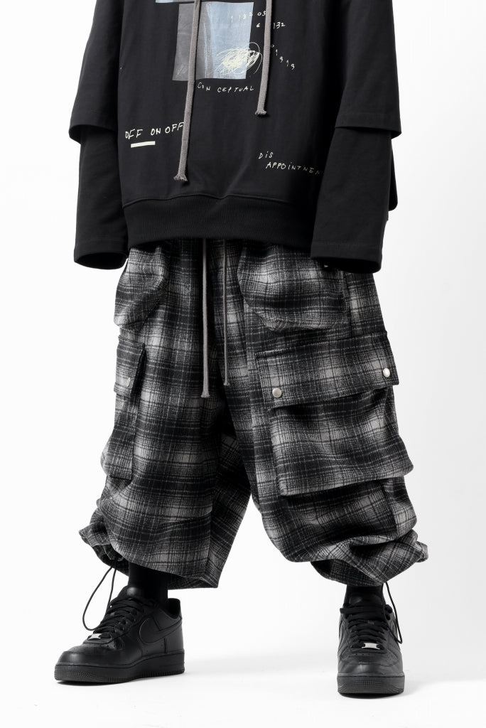 A.F ARTEFACT HEM-STRING WIDE CARGO PANTS / OMBRE FLANNEL