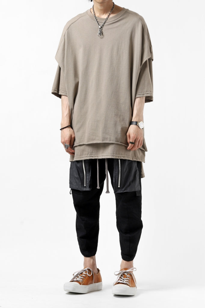 A.F ARTEFACT "NO FACE" LAYERED OVER SIZE TOPS